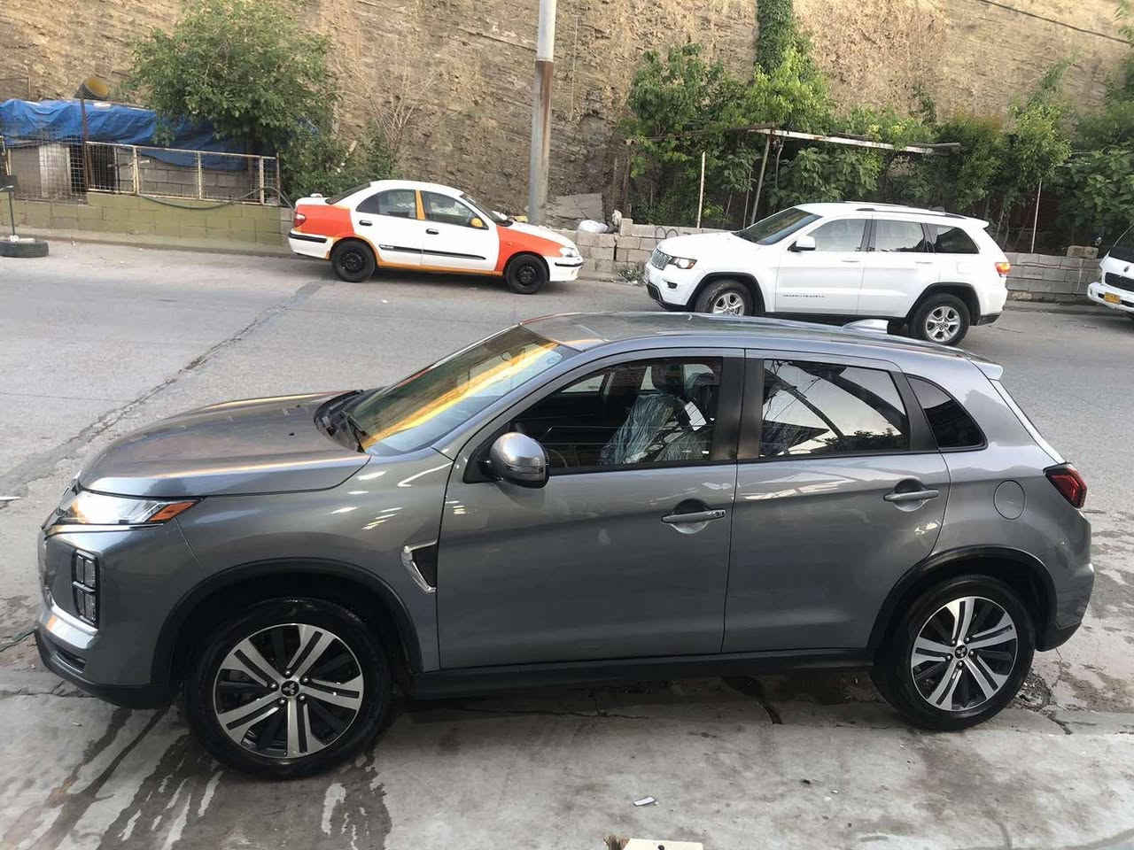 سڵاو هاوڕیان ئەم سەیارە بۆ فرۆشتن میسەر بۆشی اوت لاندەری سپۆرت مۆدیل 2022 بەناوی خۆمەوە یە 40 مایەڵ ڕۆشتوە لە سفریەوە لای خۆمە نمونەیە لەجوانیا دودەگای گۆڕاوە لای سایەقو دوای سایەق ڕەسمی سۆنەرەکەشی دائەنیم  سعری 145 وەرەقەیە پێویستم بە پارەیە ئەگیانا لە 150 کەمی نایەم بەڵام قفڵی 145 گەڵایە فول فول مواسەفاتە بەس سلایت نیە غولە دەبڵ ئەکسلە واتە فولە بۆ پەیوەندی 
*********** viber
*********** korek السليمانية, العراق
