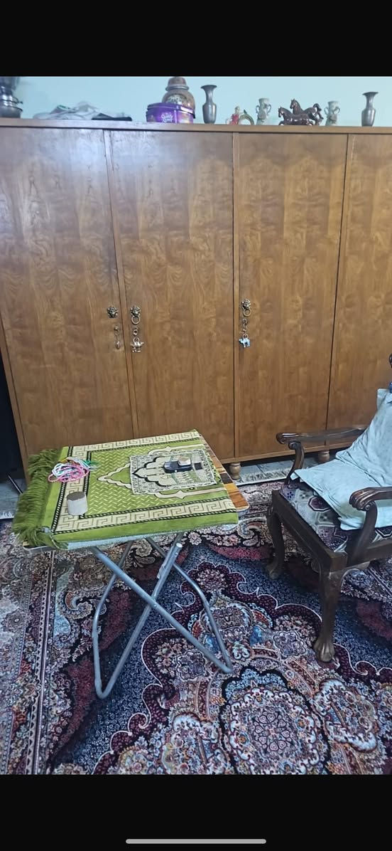 السلام عليكم بسبب الوعود الكاذبة اعيد نشرهم 
عندي غراض للبيع
مبردة ميرسال حجم كبير ب١٥٠ الف
تلفاز سامسونك بلا نت مع ميزه ب١٥٠ الف 
غرفة نوم عراقية اي ضرر مابيها ب٧٥٠ الف تتكون من خمس قطع 
ميز طعام صاج مع ٦ كراسي اي ضرر مابيه ب٢٥٠ الف
ثلاجة ١٠ قدم نظيفه ب١٥٠ الف
ثريا واحده مع ٤ براكيتات ب١٥٠ الف 
بوڤيا ب٧٥ الف
سرير طفل ب١٠٠ الف 
مكاني بغداد كرادة


**إذا كنت صاحب هذا الإعلان وتريد حذفه لأي سبب، رجاءا أرسل رسالة إلى الدعم الفني**