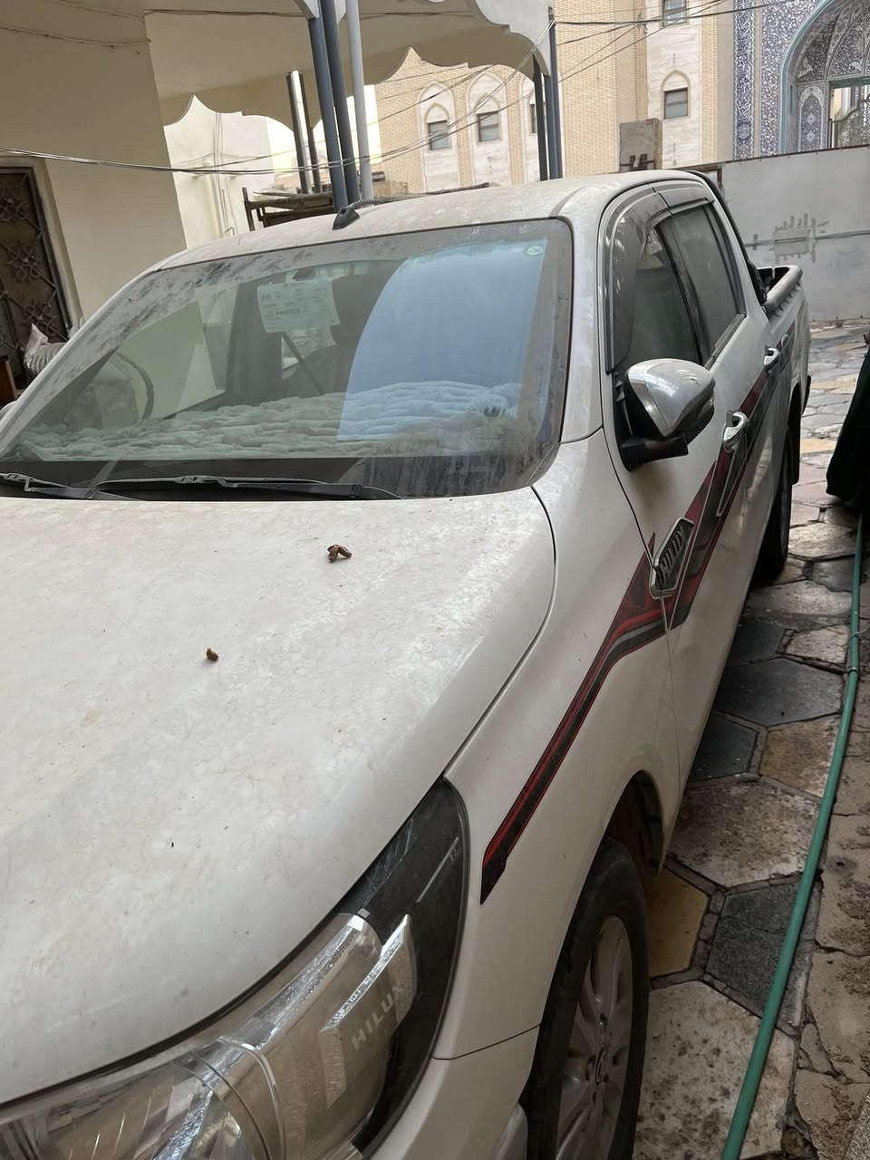 تويوتا هايلوكس ناصي ساز  فول مواصفات موديل 2023 ماشيه عشرة آلاف فقط مكفوله من الشخط باسمي نجف رقم إنكليزي سنويه لسنة 29 كير أوتوماتيك سيارة مضمومه بالبيت جديده جداً بتراب الشركة السعر 285وبيها مجال  رقم الهاتف ***********
