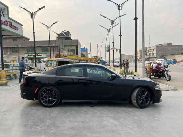 السلام عليكم
دوج جارجر مديل 2019GT اصل حادثهة جاملغ وبونيد 
صور الحادث بلمنشور بيه شويه بارد وكارت بين البابين 
السياره حلوه وجديده ماشيه 100 ويل 20 بلاد فجوج برنبو 
كشن مخمل حضن سوبر تراك مكانهة البلديات  سعرهة 210 وبيهة مجال ***********
