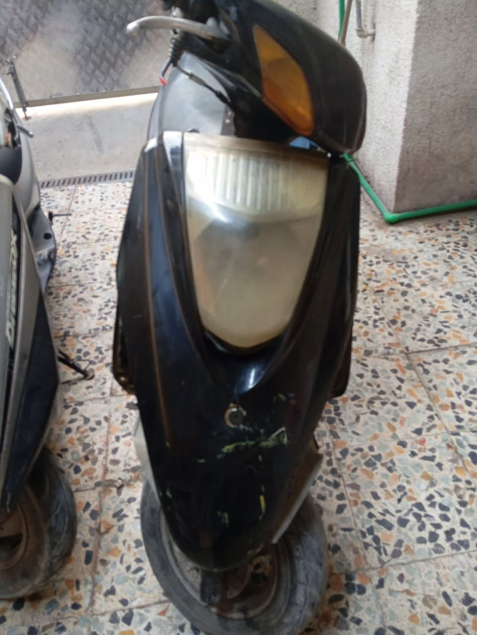 سلام عليكم دراجات بريز وحدة كابريتر وحدة نوزل متروكات طافيات ابيع كوم حديد تحمل وتروح لا تكلي شبيهن مابيهن مكاني بل شعب شارع السواق المركزية السعر 350رقمي***********
