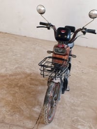 دراجه شحن للبيع كهربائيات كله شغاله نقصه فقط باتريات السعر 300 الف بيه...