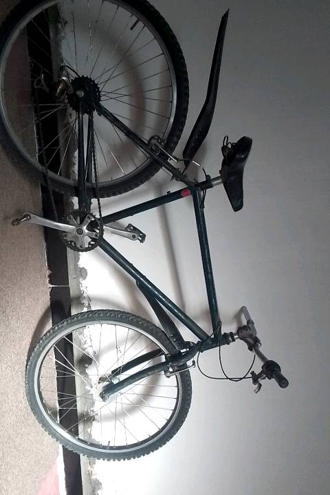 العنوان حي النصر قرب معارض بغداد  الشارع مقابيل ملعب اياكس 🔥
احتياجات البيسكل صجم و ويرات البريك و كشن 
اليدات مال البريك اصليه مالاته وعقرب عطلاان 
 
