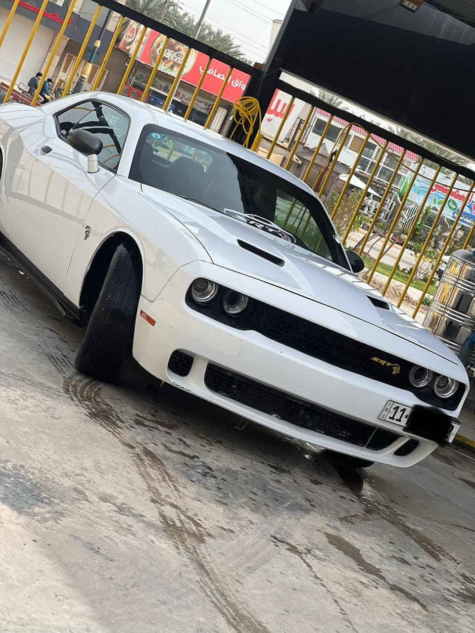 جالنجر 2015 SXT بلس
العنوان كربلاء 
***********
السياره بيها قطعتين بدون ايرباك 
و بيها قطعتين بالعراق 
المواصفات فول 1/1 
ما عدا الفتحه 
رادار 
رادارات جانبيه 
شفتات ستيرن 
ستيرن كهرباء 
كشنات جلد 
كشنات تدفئه تبريد 
كشنات كهرباء 
كامره 
حساسات خلفيه 
سوبر تراك باك 
سبورت 
ماشيه 130 ميل 
تبريد فول
