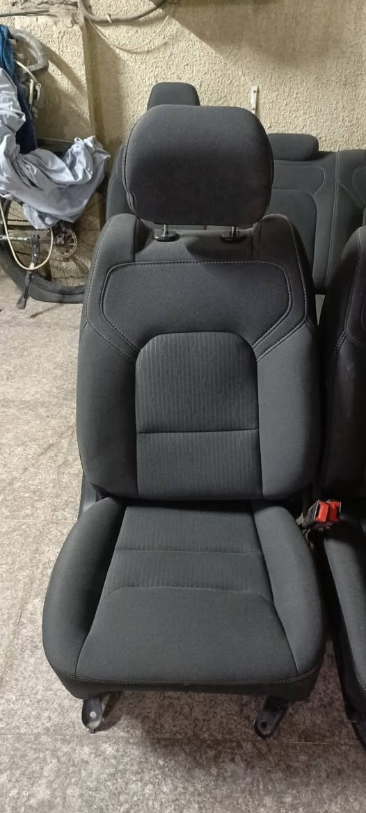 كشنات رام نظيفات كلش
الأماميات كهرباء
نقص كارت فقط، ماطورات كاملة
ابيعلك تغليف وسفنج 
السعر: 350$
رقم الاتصال: ***********
