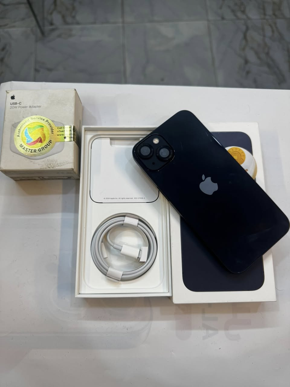 ايفون 13 كامرتين 128 ذاكرة
بطارية 100‎%‎
نضافة 100‎%‎
كامل ملحقات الاصلية شرق اوسط 
شركة ماستر
السعر مناسب 
***********
العنوان القطاع شارع السوك مجاور عوينات الكرار 
مركز الشمس
