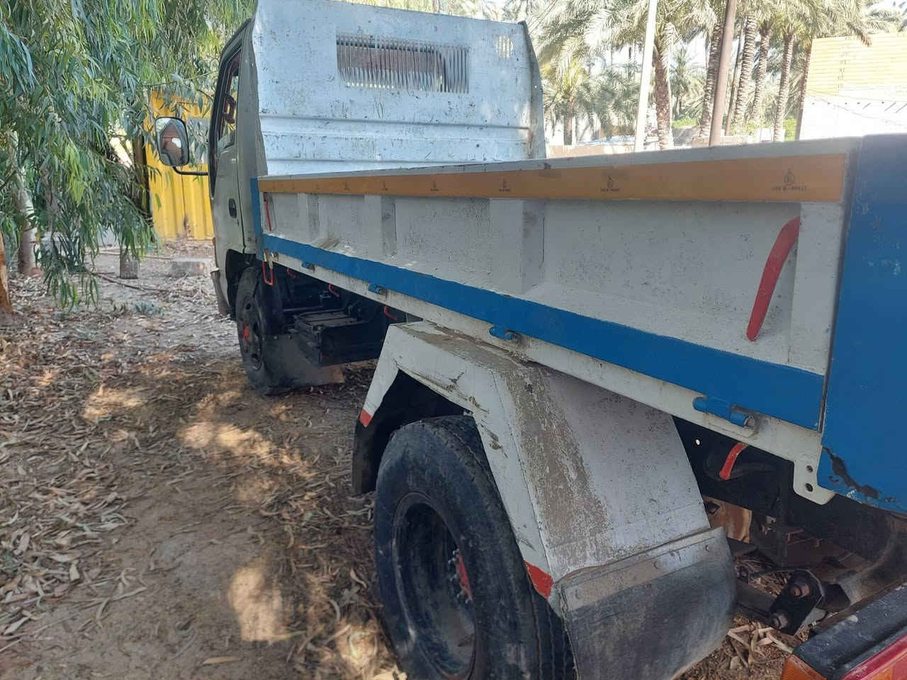 سلام عليكم سياره ازوزه قلاب موديل 95للبيع رقم بغداد جديد باسمي جاهزه للشغل الشراي يتصل ***********
