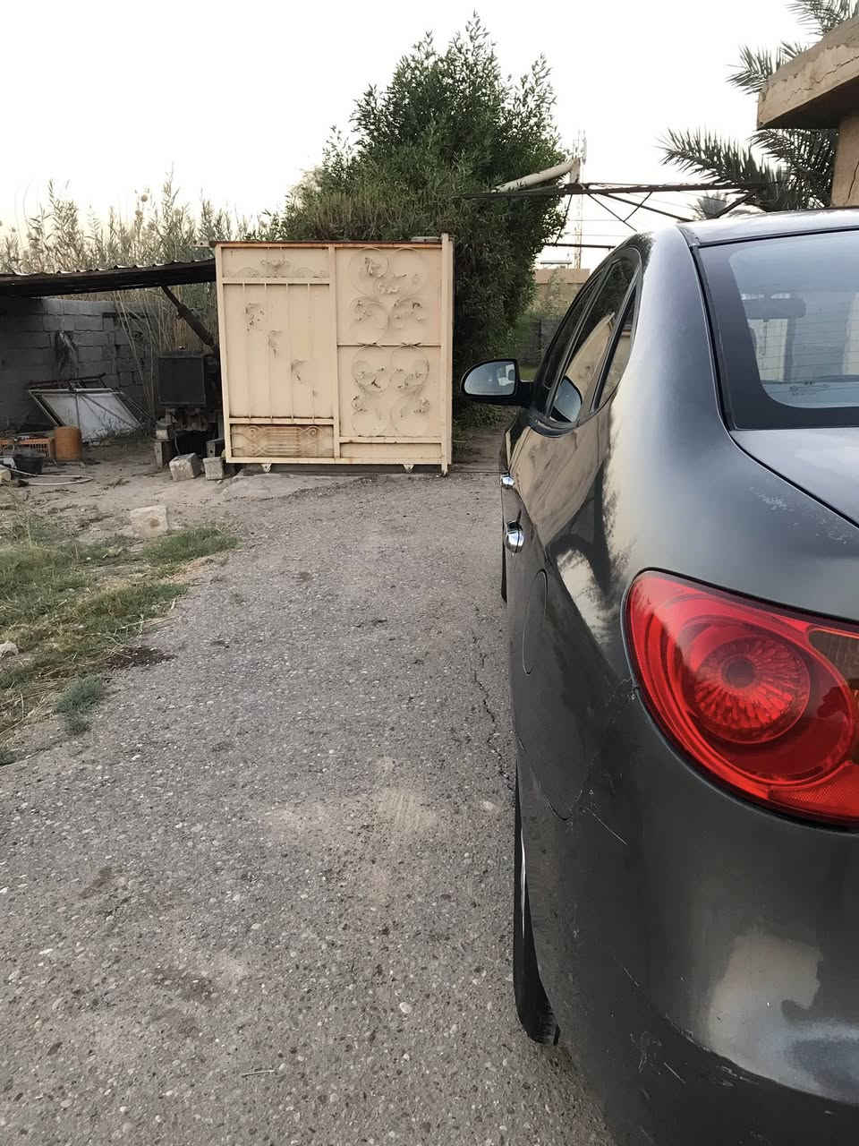 السلام عليكم هيونداي النترا 2008 رقم بغداد انگليزي بأسمي سنويه لحد 2029 هزه جديده السياره بيها اربع قطع صبغ اثر شخوط محرك 2000 دوش  تبريد شغال  تدفئه شغاله 
السياره تخم تاير جديد 4 ويل كب حجم 15 يدات نيكل فتحه سقف تحكم مري شاشه السيارة جاهزه من كلشي 
السعر 98 وبيها مجال بسيط 
للاستفسار الاتصال على الارقام التاليه 
كورك /***********
اسيا /***********
المكان المحموديه
