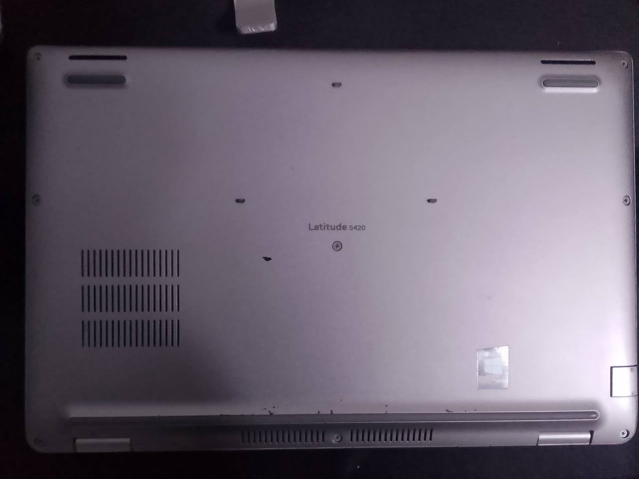 سلام عليكم 
لابتوب من dell 5420
cor i7 1185G7 ✅
رام32 ddr4  ✅
هارد 512ssd  ✅
كارت شاشه 16g. ✅
شاشه lps لمس.  ✅
كيبورد انكليزي ضوئي✅
منفذ HDMI ✅
منفذ USP عدد 2    ✅
ومنفذ تايب سي. ✅
ومنفذ سماعه ✅
منفذ لان. ✅
ويندوز 11pro. ✅
بصمه قفل ✅
ملحقات:  شاحنه اصليه تايب سي 65واط+ماوس باد+كيبل HDMI+ماوس واير لس😍
كل هذه بسعر (520الف) مكاني حله منطقه جمجمه


**إذا كنت صاحب هذا الإعلان وتريد حذفه لأي سبب، رجاءا أرسل رسالة إلى الدعم الفني**