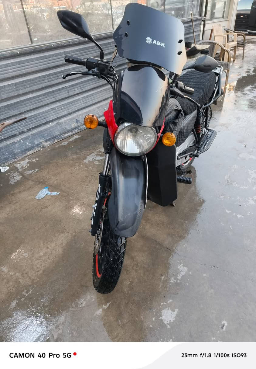 سلام عليكم . بوكسر 2021 مرقم كامل تحويل ثاني يوم دراجه نضيفه وصافيه ومابيها اي مشاكل وهاي صورها كدامكم 
السعر مليون و 850 وبيها مجال بسيط . للاستفسار 
***********
