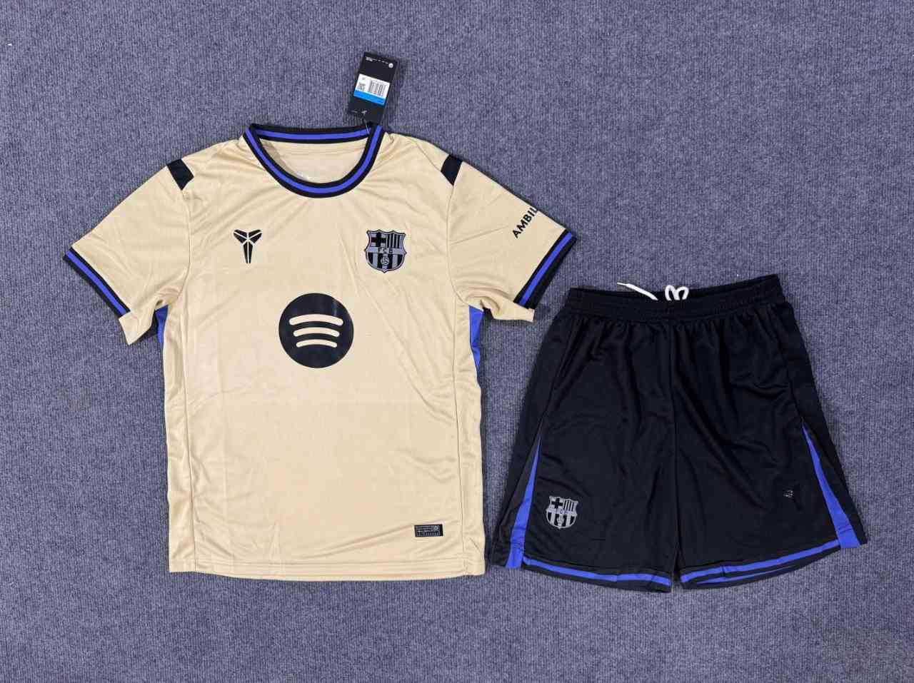 وجبة دريس وشورت كلاسك و نسخة مشجع ٢٠٢٦
خامة تايلندي مثقّب جودة ممتازة 👌
كمية محدودة جداً
السعر: ١٠ فقط 🔥
القياسات المتوفرة:
M / L / XL / XXL
متوفر توصيل إلى كافة المحافظات
أجور التوصيل ٣ فقط
للحجز راسلنا على الخاص 📩


**إذا كنت صاحب هذا الإعلان وتريد حذفه لأي سبب، رجاءا أرسل رسالة إلى الدعم الفني**