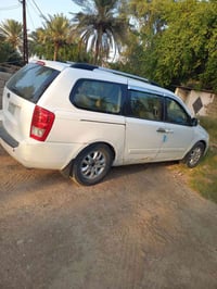 سيدونا للبيع سبعة راكب موديل 2010رقم بغداد كير محرك خير من الله جاهزة ...