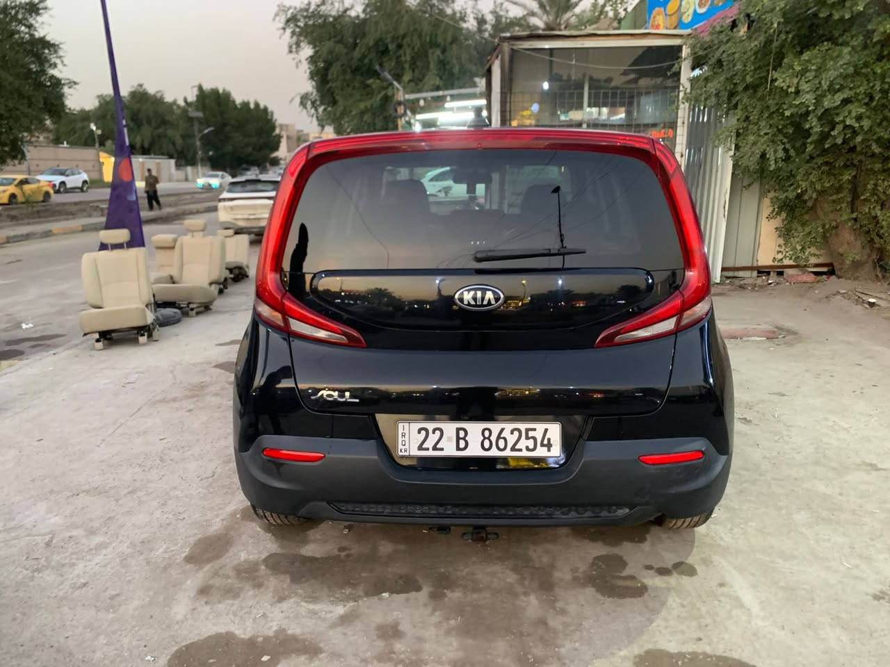 سلام عليكم كيا صول موديل ٢٠٢١
امريكي بدون حادث بدون ايرباك فقط بنيد صبغ السياره مكينه ٢٠٠٠ دوش المرغوب رقم اربيل 
اتريد وكاله اتريد تحويل حاضر 
السياره جديده كلش كلها ع وضع الشركه جاهزه ع وضع الشركه 
ماشيه ١٢٠ الف 
السعر 125ورقه وبيها مجال بسيط 
غير متواجد ع فيس 
مكاني بغداد شارع فلسطين 
***********
