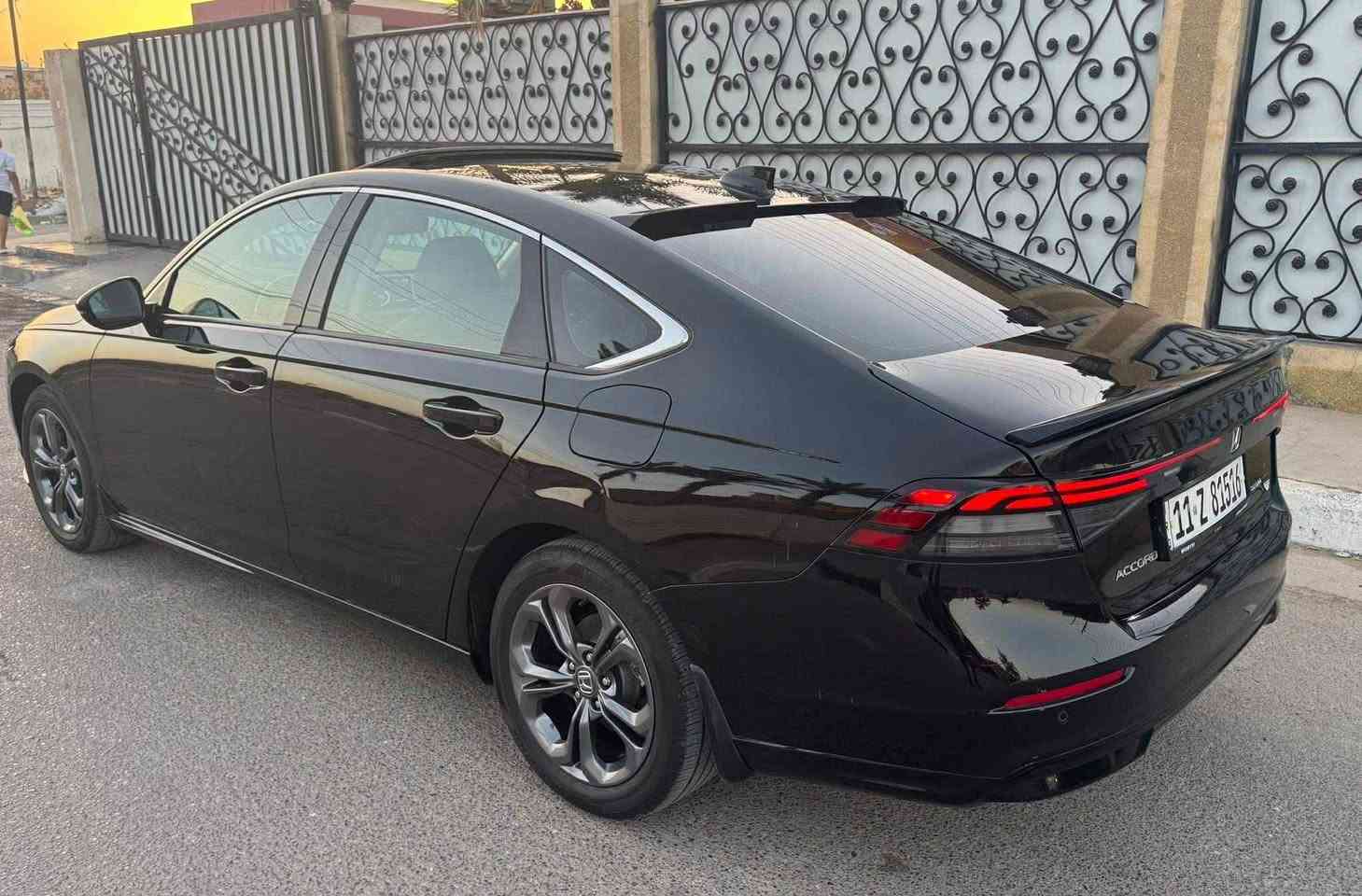 السلام عليكم 
للبيع فقط هوندا اكورد هايبرد 
2024 HONDA ACCORD HYBRID EX-L
مرقم بغداد 
حادثها بنيد ودعاميه موضح بالصور 
السعر 188
***********
