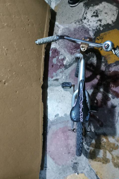 المعقل الأبلة 
هل هناك أي أعطال تحتاج إلى إصلاح؟: 
تاير الخلفي يراد إله تصليح
هل يمكن التفاوض على السعر؟: 
أي تفاوض بسيط 