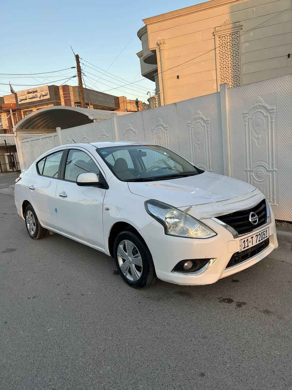 السلام عليكم نيسان سني بليته زرقه هندي موديل 2020 جديده جدا بدون حادث ولا صبغ بارد بلباب الامامي ومكحل فقط وطبره بلباب الخلفي باسمي الرقم الجديد سعر 115 $ 
للاتصال ***********
