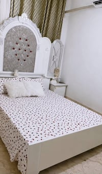 غرفه اخشاب • مستعملة • نظافة ٩٠٪