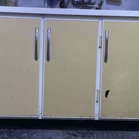 سنك • نظيف • فتحة بالباب