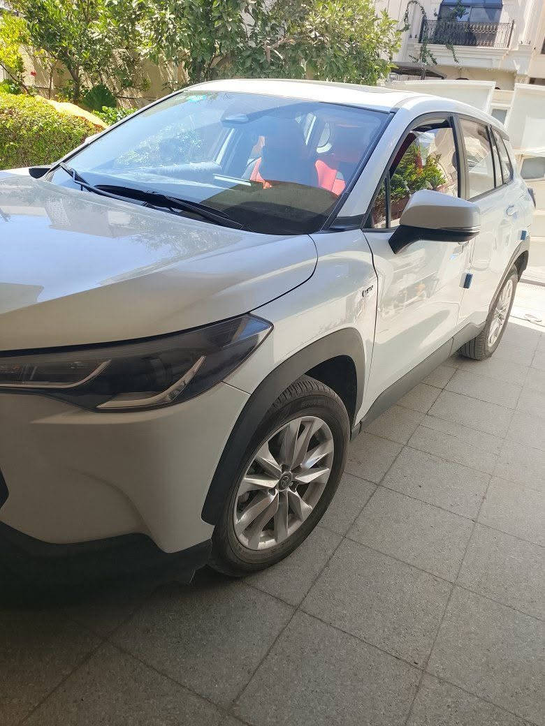 كورلا كروس هايبرد بغداد موديل 24 ماشية 7100 لون ابيض كرسي غير كهربائي كامرة خلفية تغليف كشنات احمر لا توجد أي طخه فيها نظيفه باسمي محرك 2000 ياباني رقم الهاتف *********** سعره 170 ورقة بيها مجال
