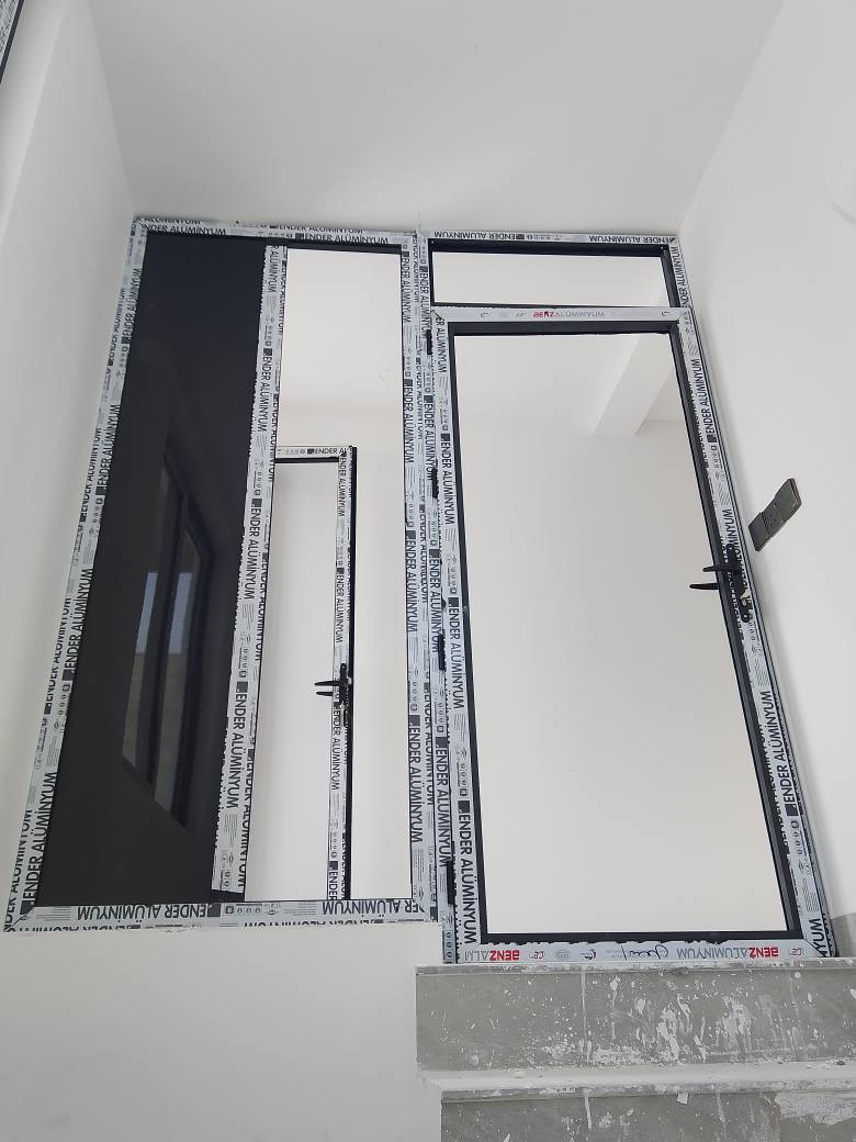 🌟 عروض مميزة من معمل الإبداع الهندسي! 🌟

🔍 هل تبحث عن أفضل الأسعار للمنيوم السلايت والشبابيك البلاستيك؟ لا تفوت الفرصة! لدينا أفضل العروض التي تلبي احتياجاتك!

✨ تخفيضات خاصة لجميع العملاء! ✨

🥇 أسعار مميزة وجودة عالية:

- منيوم سلايت تركي:  
  - 3 خطوط عرض المقطع 7.5 سم: 45 دولار فقط للمتر!
  - 3 خطوط عرض المقطع 9.5 سم: 50 دولار فقط للمتر!
  - 4 خطوط عرض المقطع 10 سم: 53 دولار فقط للمتر!
  - 2 خط عرض المقطع 5 سم: 38 دولار فقط للمتر!

- أبواب رائعة:
  - باب ألومنيوم مع زجاج مرايا: 140 دولار فقط!
  - باب بلاستيك مع زجاج مرايا باللون الأبيض: 140 ألف!
  - باب أسود مع مرايا (جميع الألوان متاحة): 200 ألف!

- شبابيك متنوعة:
  - شباك PVC بلاستيك أبيض: 28 دولار فقط!
  - شباك بألوان متنوعة: 38 دولار للمتر!
  - شباك ألمنيوم مفصلي: 45 دولار للمتر!

🔧 جودة عالية تضمن لك راحة البال. نحن نستخدم أفضل المواد لخدمة عملائنا الكرام.

📍 العنوان: الموصل، الجانب الأيمن، مدخل الزنجلي من جهة البورصة.  
📞 للاستفسارات أو الطلبات: اتصل بنا على الأرقام:  
***********  
- ***********

✨ لا تفوت الفرصة! شارك البوست مع أصدقائك وكن دائمًا على اطلاع بأفضل العروض! 

معمل الإبداع الهندسي - جودة + سعر = رضا الزبائن!
