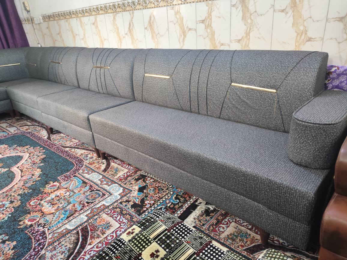 للبيع 🛋️✨
🏠 تخم قنفات ديوان 11 مقعد أصلي وثكيل
💪 شغل ممتاز وجودة عالية 👌

🎨 اللون: رصاصي غامق 
🧵 القماش: كتان  أجود أنواع الأقمشة 🪡
🧼 نسبة النظافة: 100% نظيف ومضمون ✅

💰 السعر: 375 ألف دينار
🤝 وبي مجال بسيط  للجادين

📍 بغداد – حي الجامعة، نهاية شارع المصرف قرب الجمعية
📞 للاستفسار: ***********
