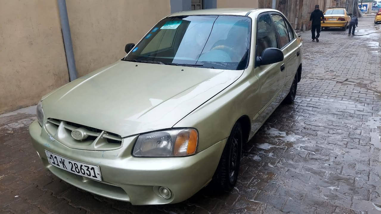 هونداي  فيرنا موديل ٢٠٠١ 
مصبوغه عام الجماليه
كير أوتوماتيك مكينه ١٦٠٠
الكهربائيات كلهه شغاله 
رقم بغداد انكليزي وبأسمي 
السعر ٤٥ وبيهه مجال ***********
