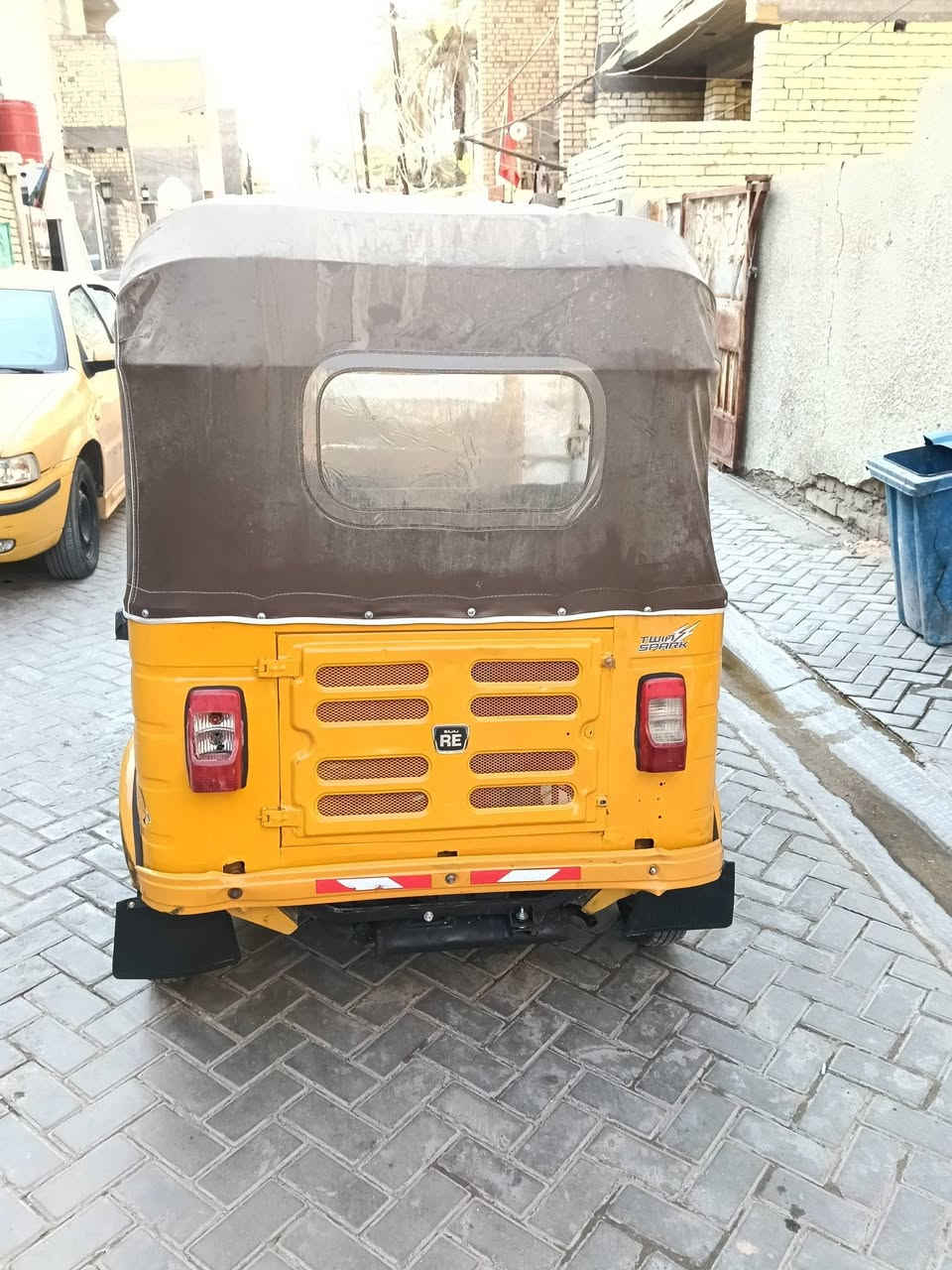 تكتك موديل 18 رقم وسنويه 
تحويل تكتك كله جديد مكينه تخم تاير بريك جديد كهربائيات جديده ماكو شي بيها اذا مو جديد 
اريدها ب5600 وبيها مجال قليل 
العنوان الامين الثانيه نواب الضباط 
***********
