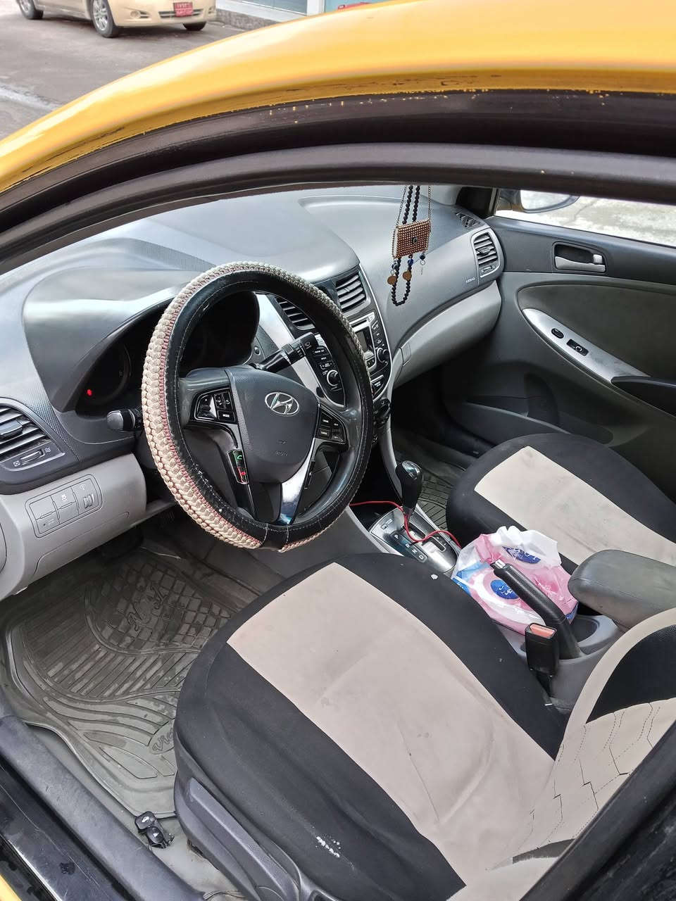 السلام عليكم 
سيارة اكسنت مضلع 
موديل 2016
وارد امريكي 
محرك 1600
السعر 95 $
بها مجال 
رقم الهاتف ***********
***********
