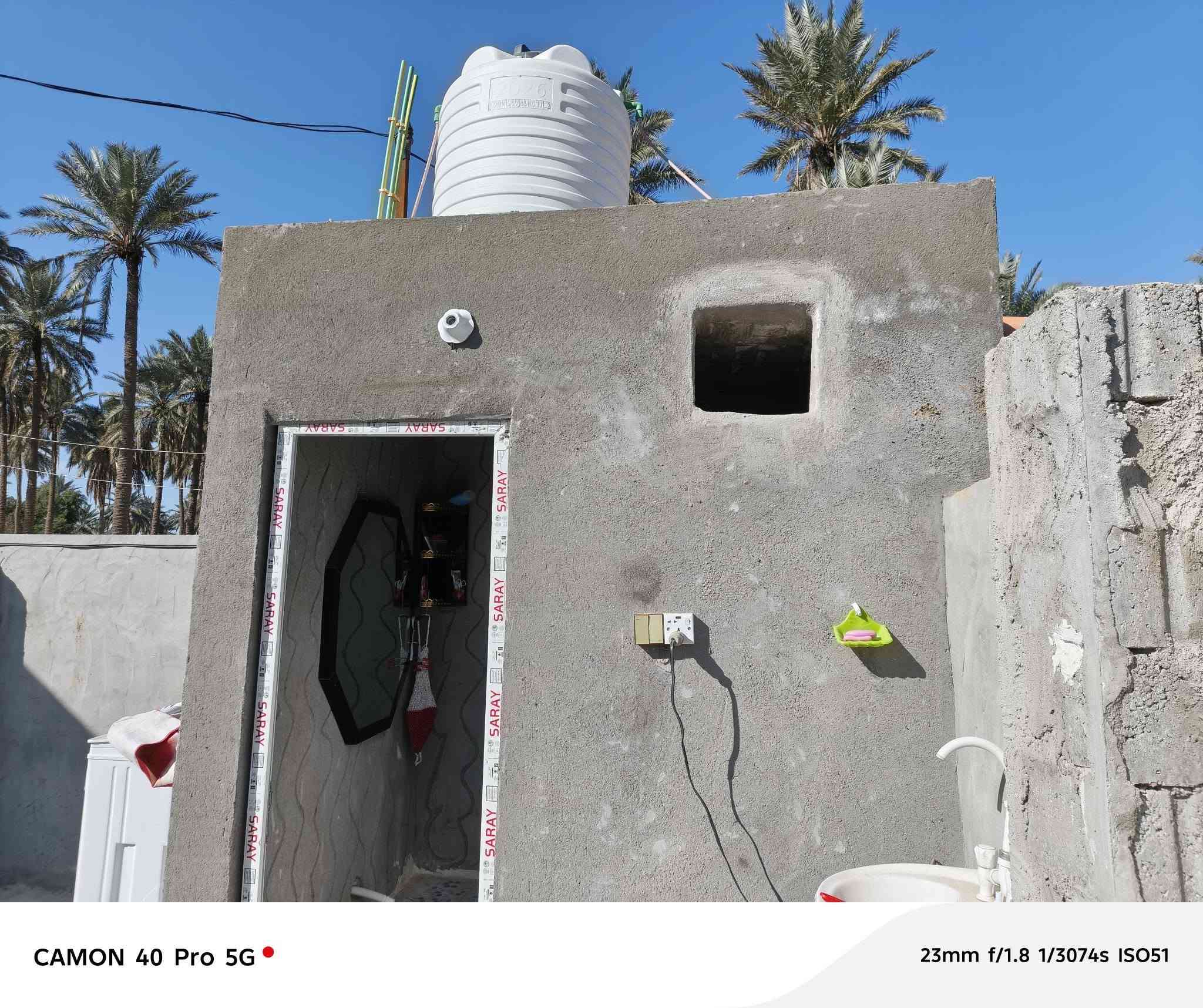 بيت للبيع مقابل الجامعة مجاور مجمع حجي حسين مساحه 200 متر سند 25 غرفتين ومطبخ وصاله حديقه جبيره  صحيات داخليه وخارجيه شغل درجه بناء طابوك وفرمستون السعر 35 
***********
