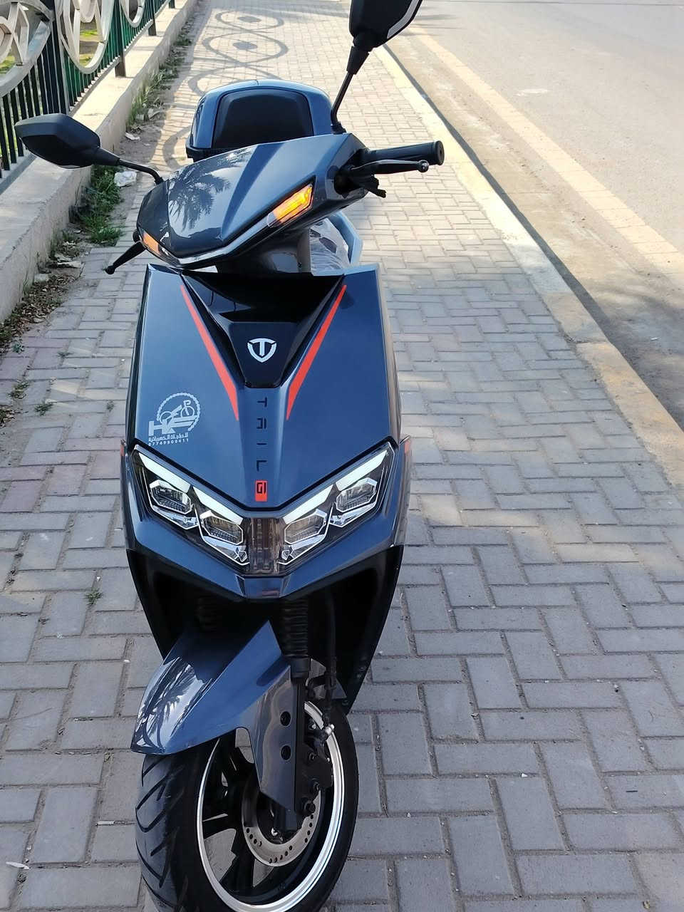 السلام عليكم دراجة تلج موديل 2025 موصفات ملف 2500/ 6بتريات 72v/نظام 3 سرع نظام عالي ناصي
دبل اشارة تشغيل عن بعد نظام تصحيح العطال تمشي في الشحنة الوحدة 35km سرعة الحقيقية 60
تايرات جوبلس منفذ شحن Usb نظافة الدراجة 90٪
السعر 750 المكان البياع رقم الهاتف ***********
