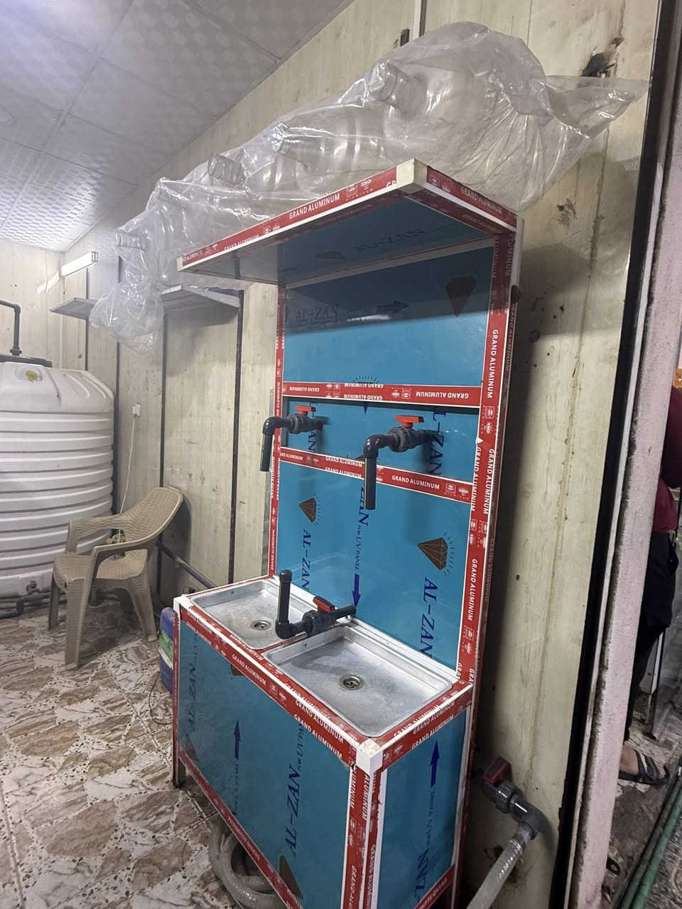 للبيع محطة ماء RO نظيفة وجاهزة للعمل ✔️
للراغبين بمشروع جاهز…
معروضة للبيع محطة مي RO بحالة ممتازة، الاستخدام قليل جدًا.

مواصفات المحطة:
 • إنتاجية 2000 لتر بالساعة.
 • تحتوي على الأشعة فوق البنفسجية UV للتعقيم.
 • مطوّرات  كاملة.
 • تانكيات عدد 2، سعة كل واحد 2000 لتر.
 • سنك للتعبئة.
 • محطة كاملة ومكمّلة… جيب وشد

الموقع: بغداد – الأمين الثانية / سكينة.
للتواصل: ***********
