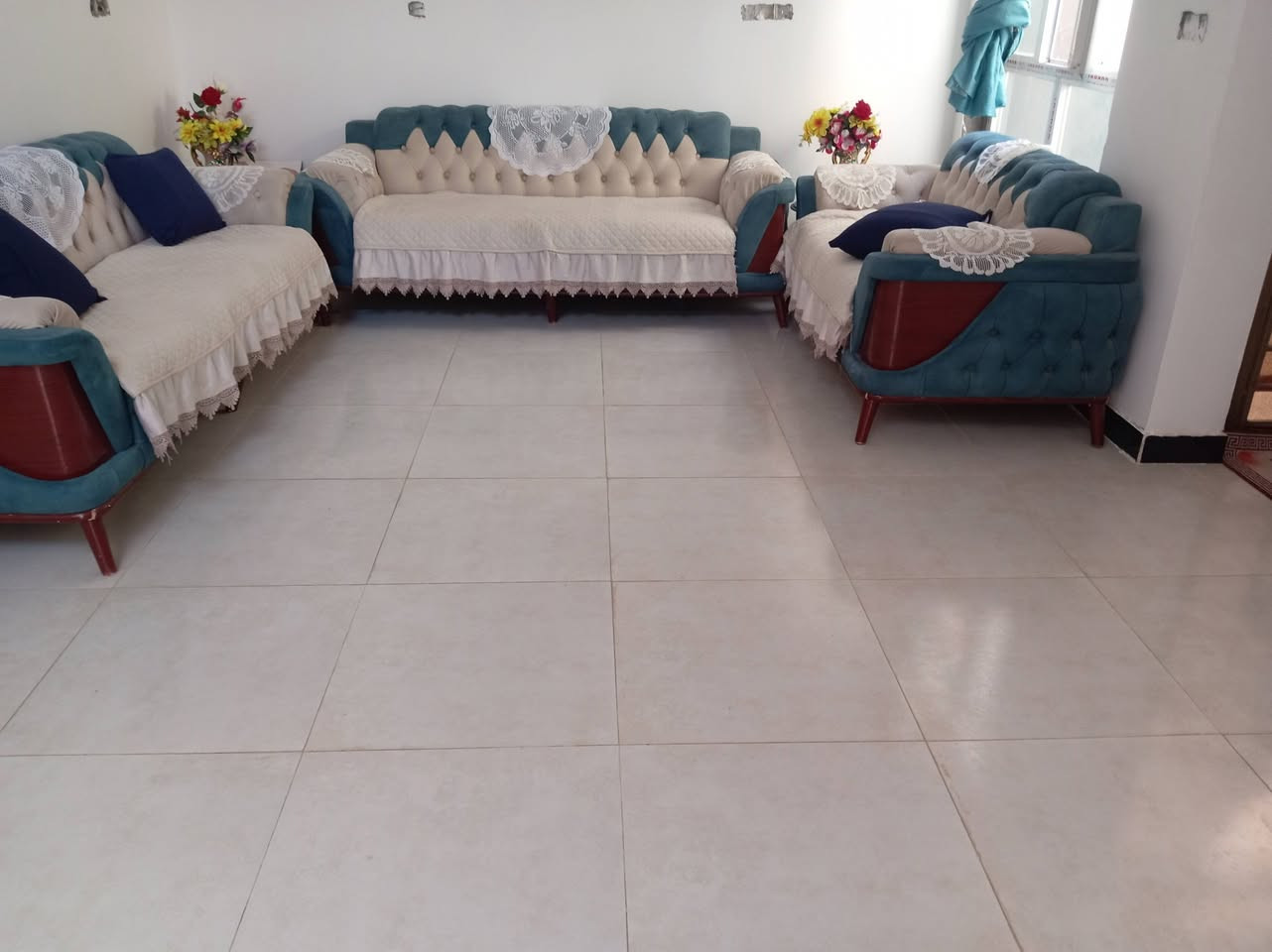 سلام عليكم بيت زراعي ركن البيع خلف مطعم العزائم مساحه 180 متر بناء جديد غرفتين هول مطبخ ستقبال صحات داخليه وخارجيه السعر الاستفسار اتصال على الرقم  
*********** او مراسلة الصفحه
