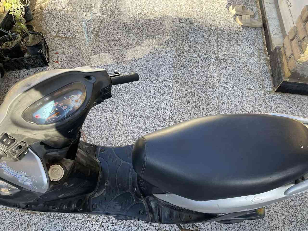 للبيع كامكو
دراجه رمبه توني مطلعه ب ٩٠٠  بس كامت تخربط ومحد ضبطهه هسه شغاله للبيع ب ٦٠٠  مكاني شطره 
رقمي ***********
