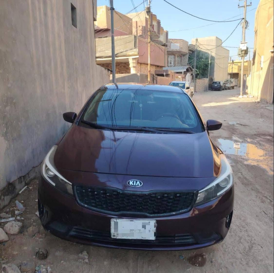 فورتي  2017 وارد نضيفة
-حادثهه بنيد بدون ايرباك بدون دواخل 
-صور حادث امريكا موجود بالصور 

-مواصفات:
-السيارة رقم بابل بأسمي 
-محرك 2000 دوش
-گير +محرك+ تبريد كفالة منضومة جديده 
-3 انظمة قيادة
-كامرا دوارة
 
وبقية المواصفات معروفة
*السعر ١١٢ وبيهه مجال بسيط .. 
* مكان السيارة الحلة 
تواصل واتس او اتصال ***********
