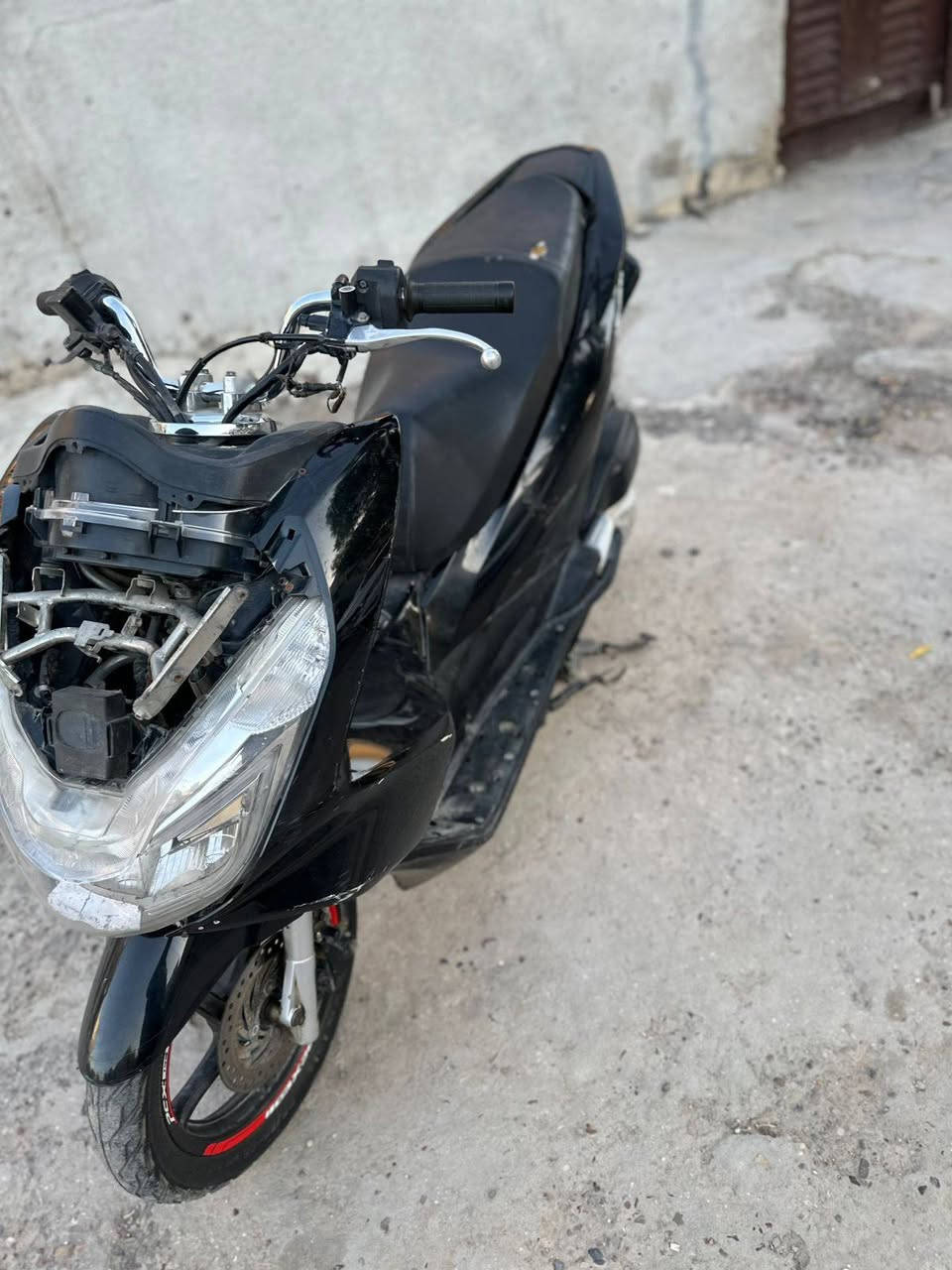 سلام عليكم دراجه بي بي اكس جيل الثاني 
بيهه مكينه بلاديه بل كارتون لا تنقيص لا تخبر 
نقص ترايش وسبع مال بجم فقط
عنوان الشعب شارع الصحه سعر 900 وبيه مجال 
***********
