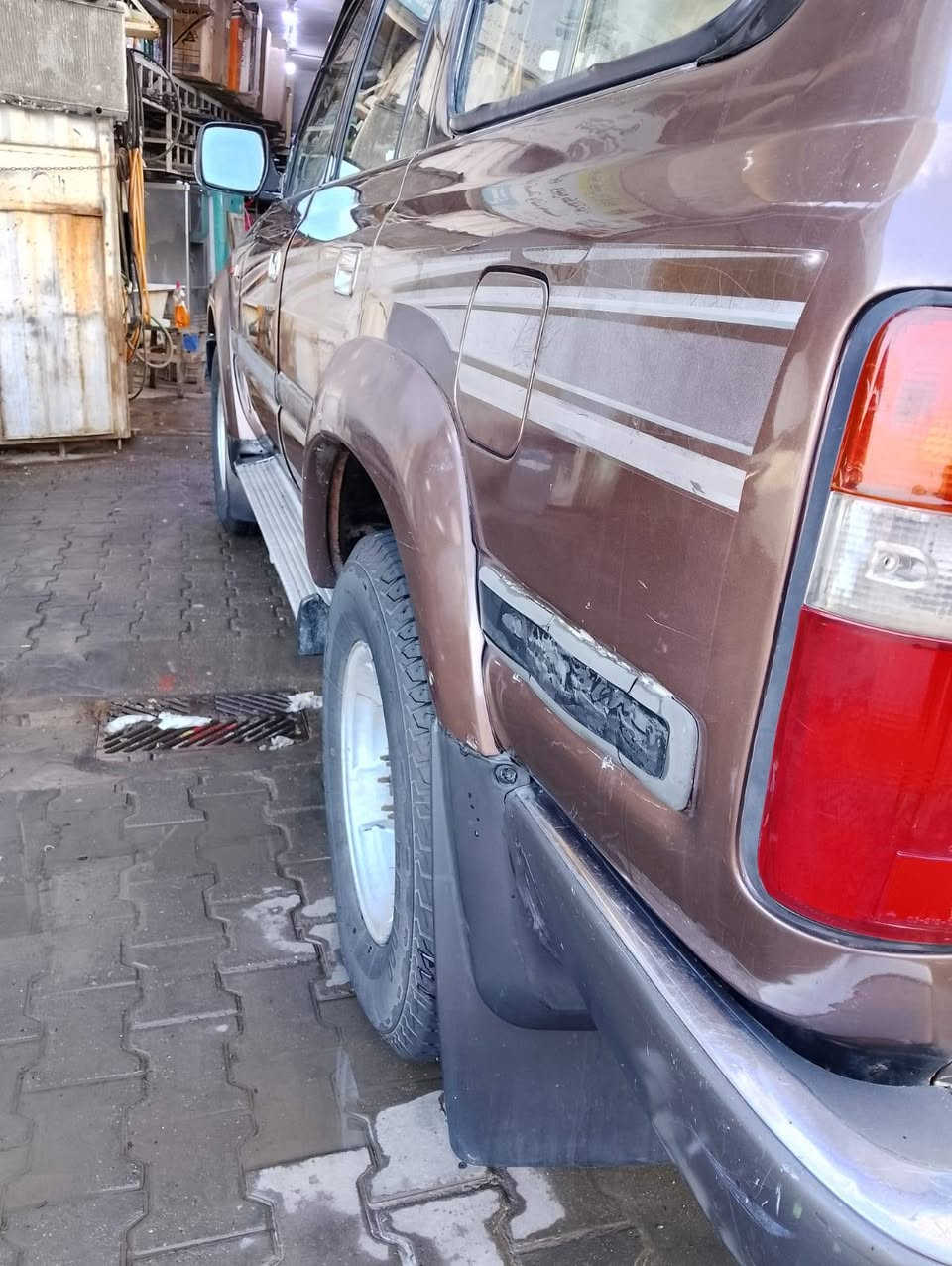 السلام عليكم عندي سياره لاندكروز موديل 1993 سيارة بسمي تحويل ثانيه يوم شراري يجي خاص رقم جديد نكليزي ***********مكينه جديدة السعر 75بيهامجال
