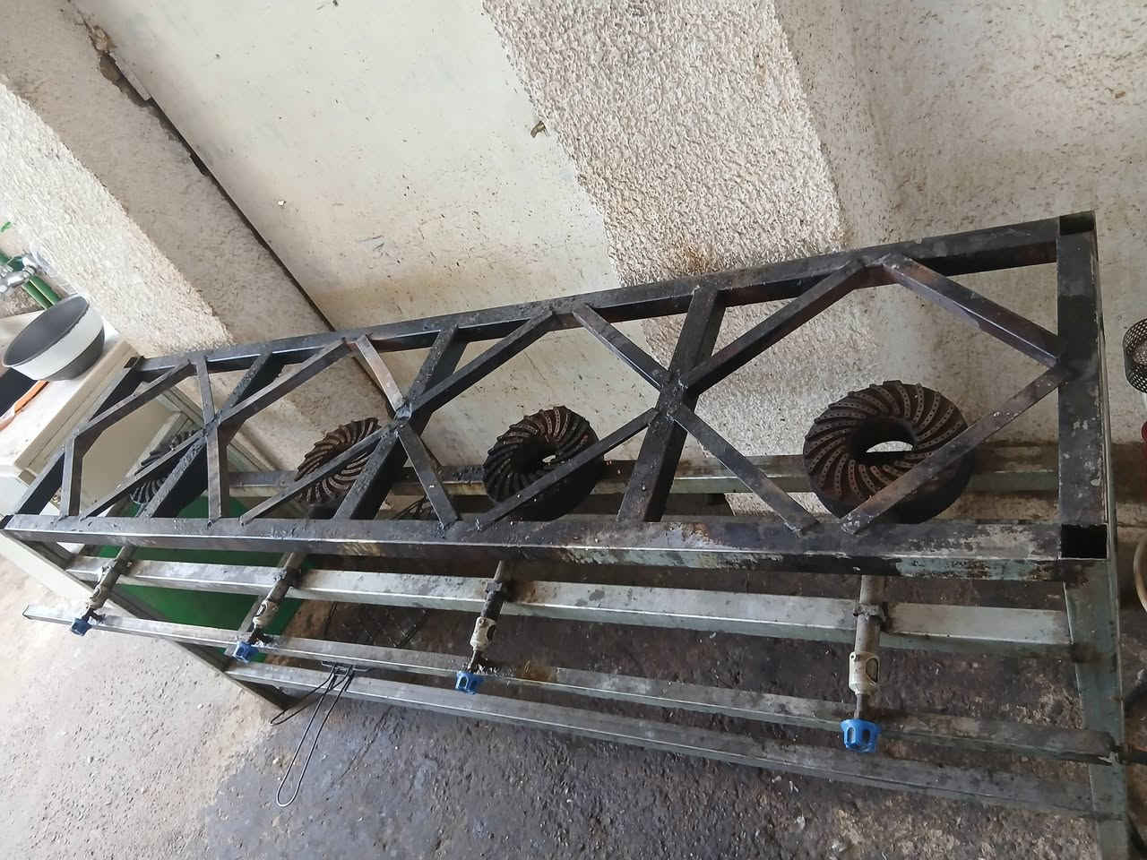 سلام عليكم غراض للبيع مستخدمات شي قليل (شوايه دجاج)
(حمايه مال تمن ومرق)
(طباخ جبير اربع عيون)ليريدهن يتصل مكاني بابل قرب فلكت لام***********
