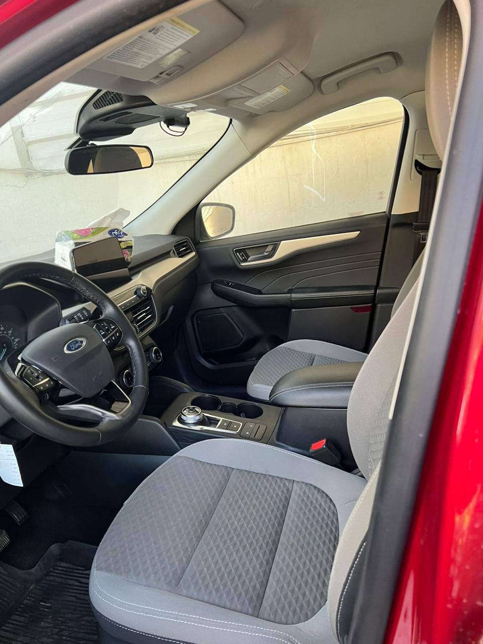 السلام عليكم
مكلف بالنشر 
للبيع او مراوس باقل 

🚗 فورد إسكيب Ford Escape كلين ماشي 40 كيلو 
موديل: 2022
المحرك: 3 سلندر 1.5L توربو
الدفع: أمامي FWD
القير: أوتوماتيك
اللون: خمري (أحمر غامق)
الحالة: نظيفة جداً – استعمال شخصي
🔧 المواصفات الفنية:
قوة المحرك: حوالي 181 حصان
استهلاك وقود اقتصادي جداً (توفّر بالبنزين)
نظام Turbo EcoBoost
ثبات عالي على الطريق
مناسبة للاستخدام اليومي والسفر
🛡️ أنظمة الأمان:
ABS مانع انغلاق الفرامل
Traction Control مانع الانزلاق
Airbags أمامية وجانبية
نظام ثبات إلكتروني
مراقبة ضغط الإطارات
🛋️ المواصفات الداخلية:
شاشة معلومات وسطية
بلوتوث + USB
تحكم من المقود
تكييف قوي
مقاعد قماش مريحة
زجاج كهرباء
مرايا كهرباء
✨ المواصفات الخارجية:
جنوط ألمنيوم
أضواء LED
تصميم حديث ورياضي
سيارة عائلية وشبابية بنفس الوقت
السعر 158 بي مجال بغداد, العراق


**إذا كنت صاحب هذا الإعلان وتريد حذفه لأي سبب، رجاءا أرسل رسالة إلى الدعم الفني**