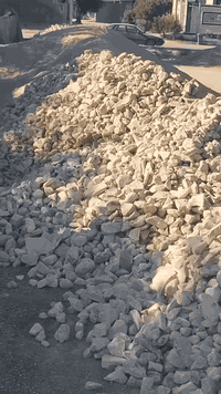 السلام عليكم يتوفر في سكله أسامه كافة مواد البناء بانسب الاسعار   (حصو مكسر،حصو عدل،رمل فحص،رمل عادي،طابوك جمهوري ،طابوك عادي،سمنت الماس،سمنت عادي،جلمود ،راجع ،سبيس عبيدي ،سبيس عادي،قشط مال تبليط ،رمل مغربل ،جلمود ناعم، جلمود وحشي) كل ما يحتاجه الزبائن  موجود؛ وايظن  المهندسين والمواد ناجحه بل اختبار  والمواد كله اول بأول مع الوصل المعمل  العنوان قرب الجسر الجديد قرب قاعه البرفسور عامود733 رقم الهاتف 
***********. بأداره اسامه
(لسنا الوحيدون لكننا الافظل)
