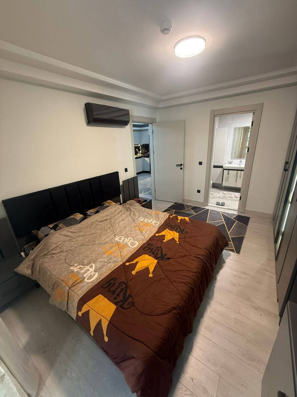 *تفاصيل الشقة*
شقه للإيجار مجمع رامي تاور
- الموقع: مجمع رامي تاوەرز
- التوزيع: غرفة وصالة
- الأثاث: زيرو (جديد)
- الواجهة: خارجية
- السعر: 600 دولار

*معلومات التواصل*
- رقم الهاتف: ***********
- طريقة التواصل: آسيا - واتساب
