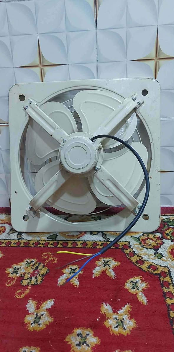 مفرغات حديد استخدام قليل للبيع قياس 50في50للبيع كوفه عباسيه سعر قطعه 30استفسار*********** النجف, العراق
