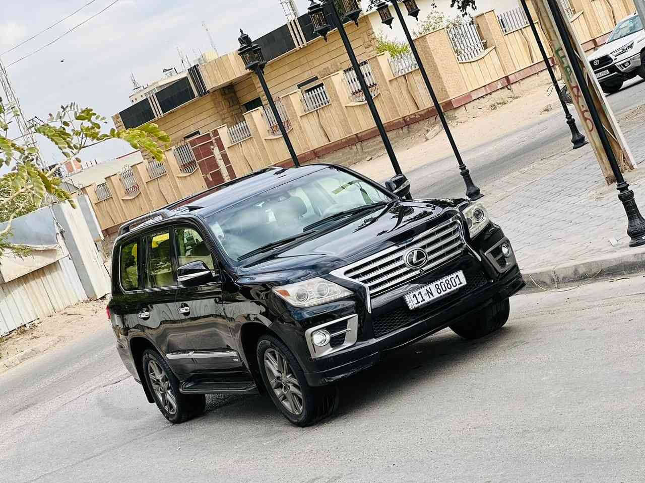 لكزز خليجي مديل 2012 بريم سعر 314 قابل للتفاوض رقم بغداد نكليزي مميز للاستفسار الاتصال ***********مكفوله من ضربه وتبديل بيه جاملغ وباب رش كلير ولباقي كفاله عامه من صبغ وضربه وتبديل فول مواصفات فتحه سقف داخل بيجي  بصمه تشغيل  زراق لايت  نضام تعليگ كشنات جلد+كهربائي حساسات خلفيه امامي كامره اماميه وخلفيه وجانبي صندوق شفط ستيرن كهربائي كشن خزن تدفئه تبريد بلكشن وبعد بيهه هواي مواصفات ماشيه 130 سنويه لل 30 مشروع وطني مكينه وكير مكفولات حداديه جديدهه تخم تاير جديد تبريد شغال ثلج سياره جديده وجاهزه وأي نقص مابيهه مكان سياره كربلاء
