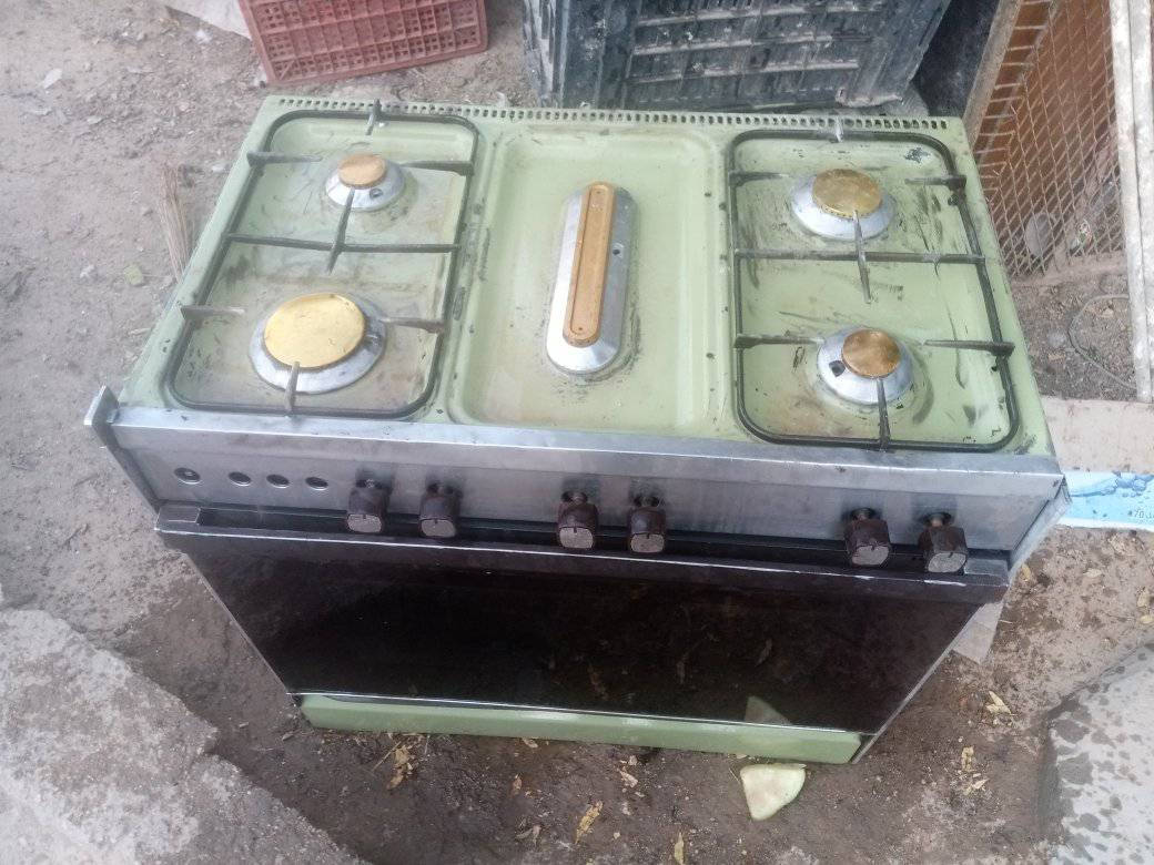 طباخ للبيع نضيف شرط شغل تفحص ياالله تأخذ ستوني مرتبه مال بيتنه الله شاهد مكان كربلاء كنطرت سلام***********
