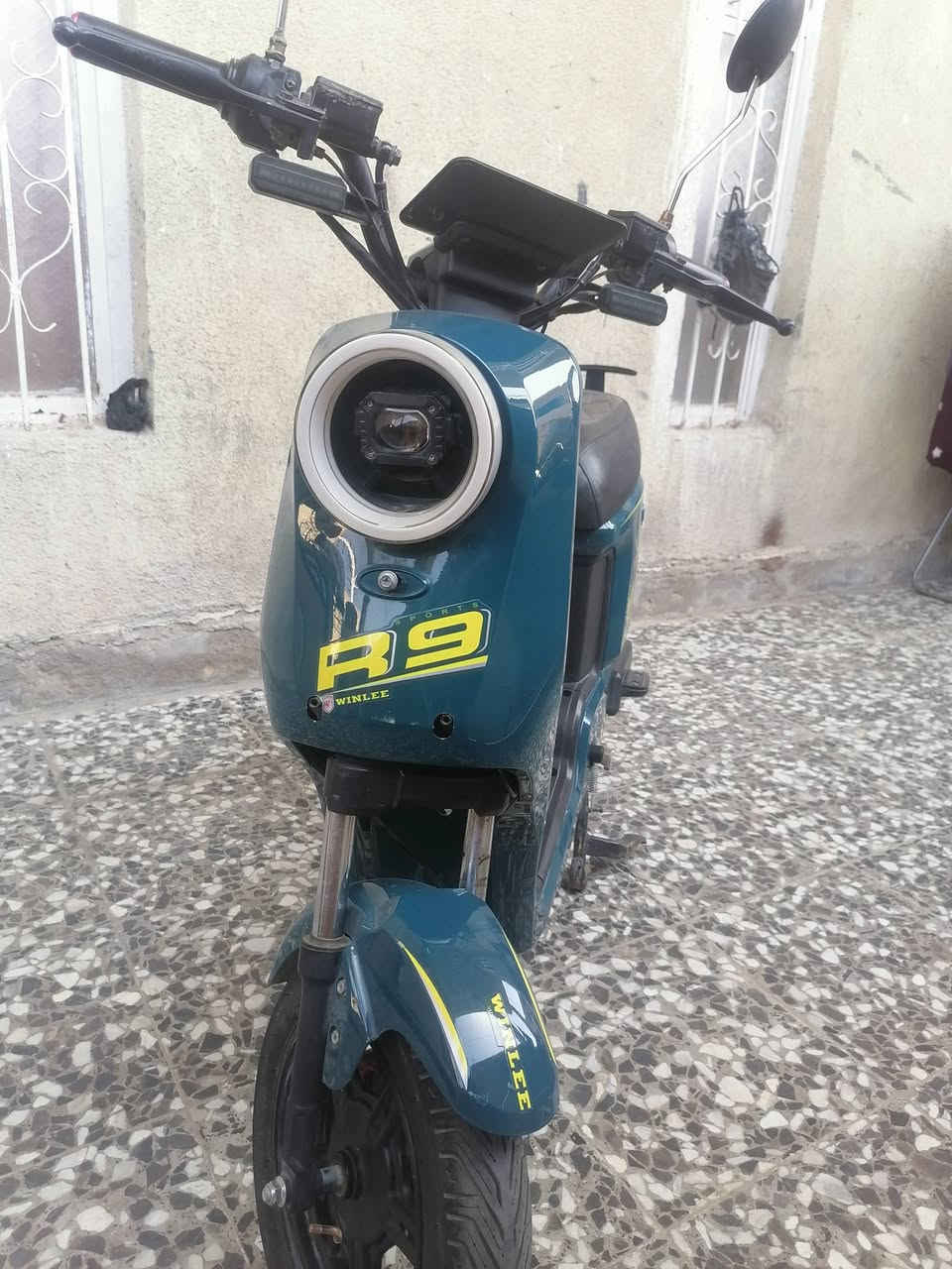 السلام عليكم ورحمة الله وبركاته
🚲 دراجة شحن R9 للبيع
🔹 موديل R9 الأصلي
🔹 فول مواصفات
🔹 نظافة 95%
🔹 بطارية جيدة
🔹 جاهزة للاستخدام مباشرة
🔹 مناسبة للشغل اليومي والتوصيل والتنقل
🔹 استخدام خفيف ومحافظ عليها
💰 السعر: 450 ويوجد مجال بسيط للشراي بعد المعاينة.
📍 العنوان: البصرة – الزبير
📞 للاستفسار والاتصال:
***********
⚠️ المعاينة خير دليل، والدراجة تُفحص براحتك قبل الشراء.
