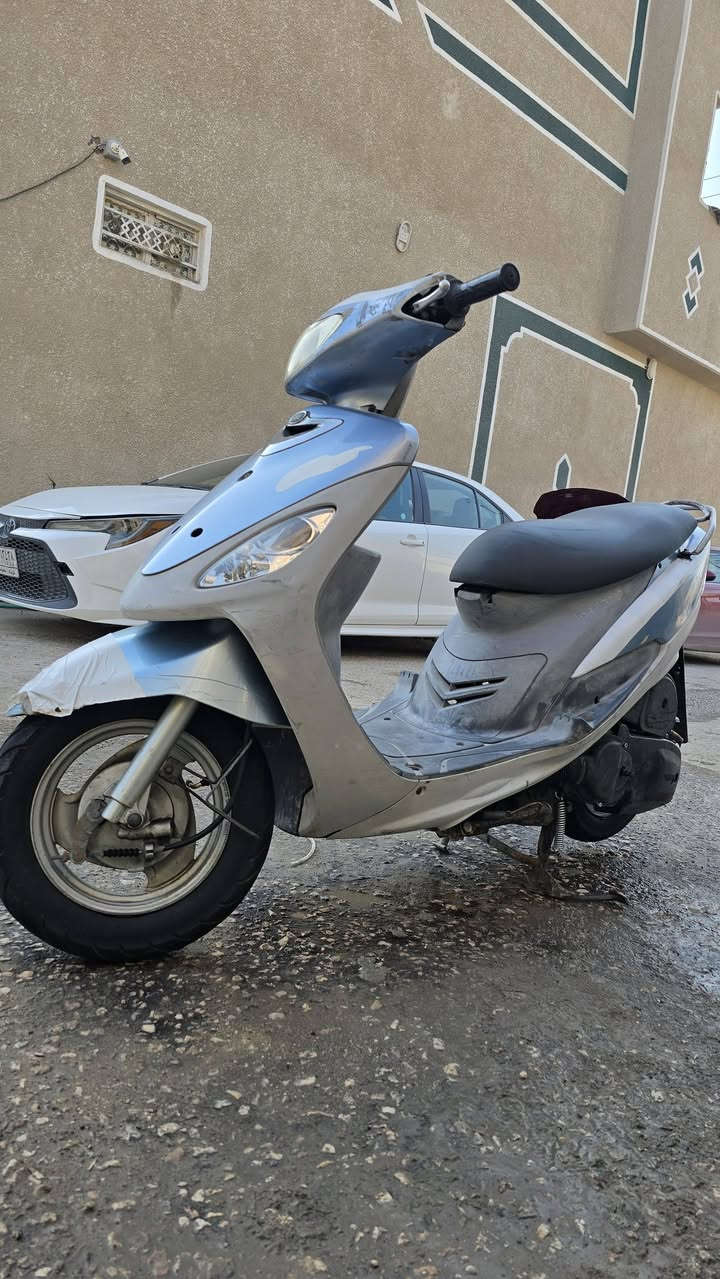 سلام عليكم
ماكس منغولي نظيفة حيل مكينة ما مفتوحة بلاد كلشي بيها بلاد بلاد ختم واحد وية المكينة 2006 كاملة من كلشي (نقصها واير عداد فقط فقط) رايدها 775 الف وبيها مجال كلش بسيط مكاني كربلاء رقمي ***********--*********** موجود فيس واتساب
