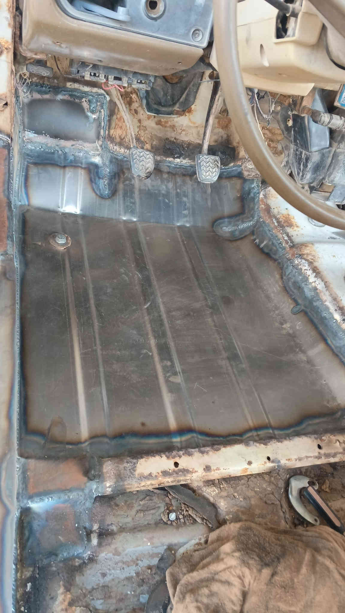 قبل الشغل وبعد الشغل عمل ارشد الحداد لتصليح كافه السيارات تصليح خيسان + تعمير السيارات بانواعها المكان النمرود قريه العباس رقم الهاتف للتواصل والاستفسار ‏‪***********‬‏
