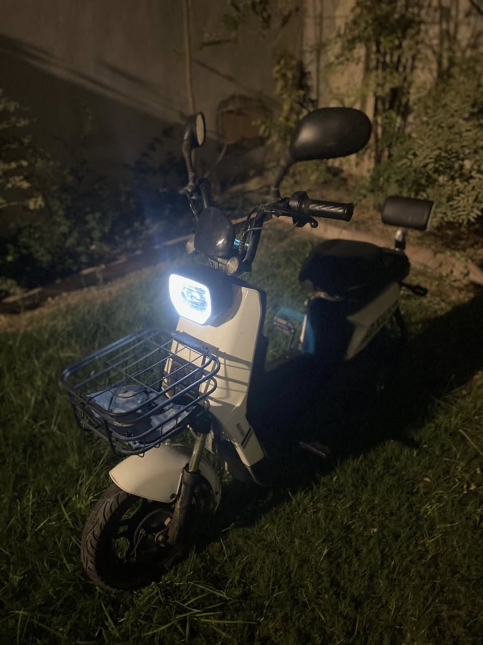 دراجة ريان جديدة ماخذه قبل شهرين 5 باتري كبير و الدراجة نظيفه اضراره الكشن طالع السفنج و اللاشارة الخلفية اليمنه مكسوره بس و تجي وياهاشاحنته و غراضه السعر 350 وبيها مجال للطيبين للاستفسار ***********واتساب مكاني بغداد العامريه ماعندي توصيل
