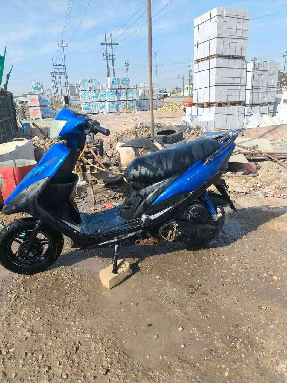 السلام عليكم دراجة ماكس عدلة بوشة 55 
السعر 450 
الهاتف ***********
