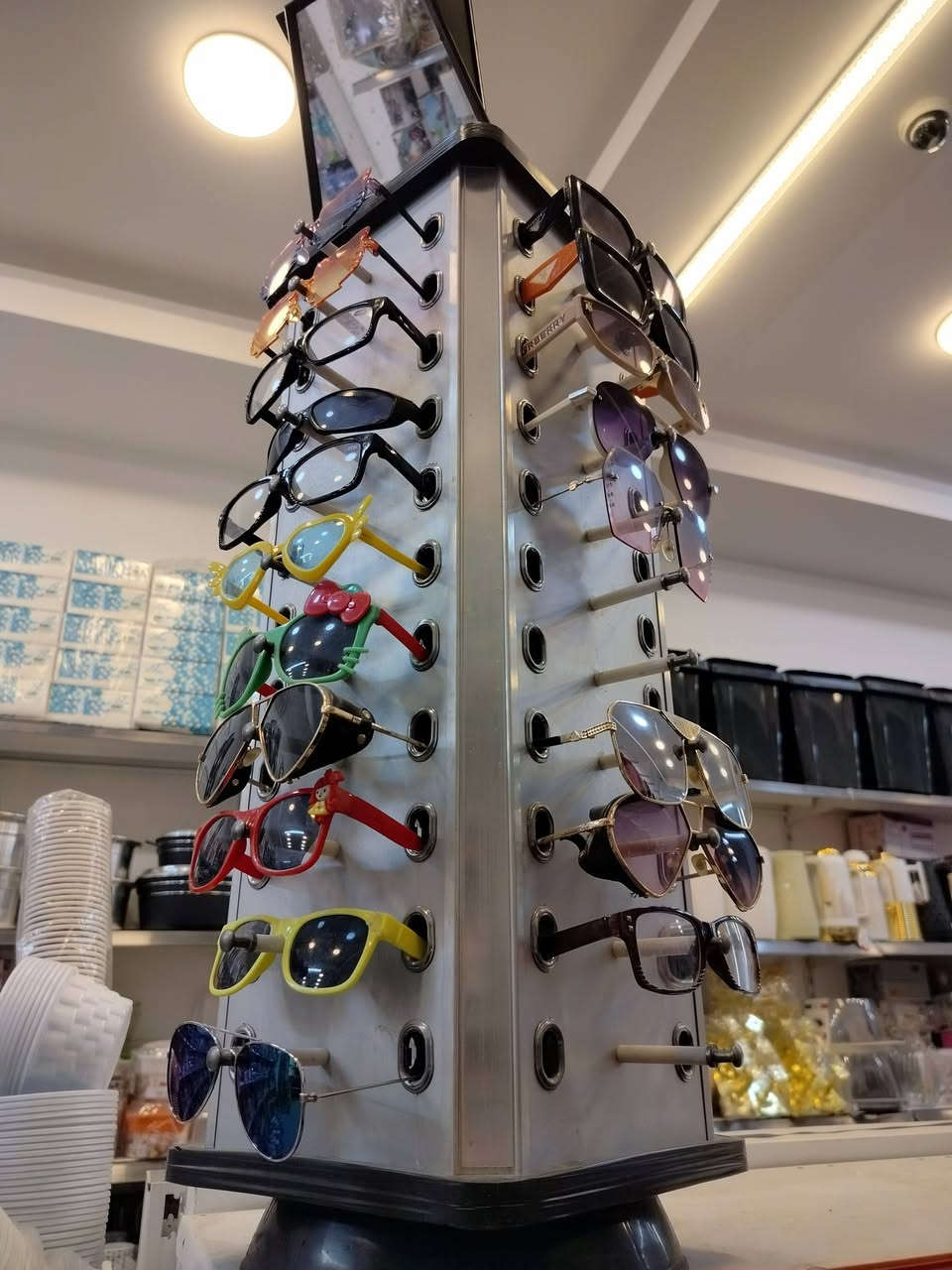 رفوف للبيع 
التفاصيل تحت الصور اقراها زين واتصل ***********
