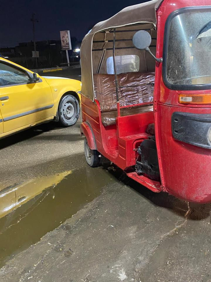 سلام عليكم تكتك موديل 18 جاهزه من كلشي.  مصبوغه عام.  بدون. ضربه  تكتك كله جديد مكينه مال 20. تكتك مكمل معاملت رقم باقيه بس ع ستلام سنويه ونسد.  كلشي مكمل.  سعر 3800وبيه مجال. ***********
